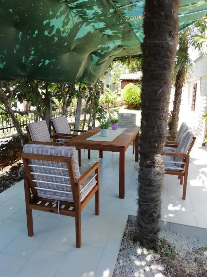 Near Beach - Apartments Marica ロヴィニ エクステリア 写真